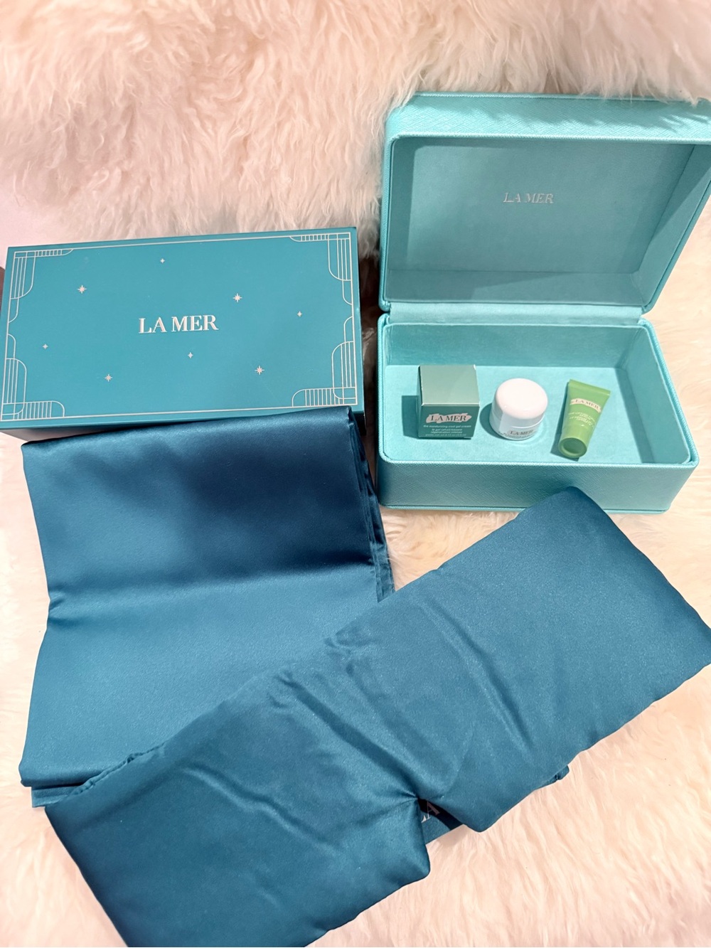 La Mer Celestial Pillow Case and Eye Mask set and makeup box